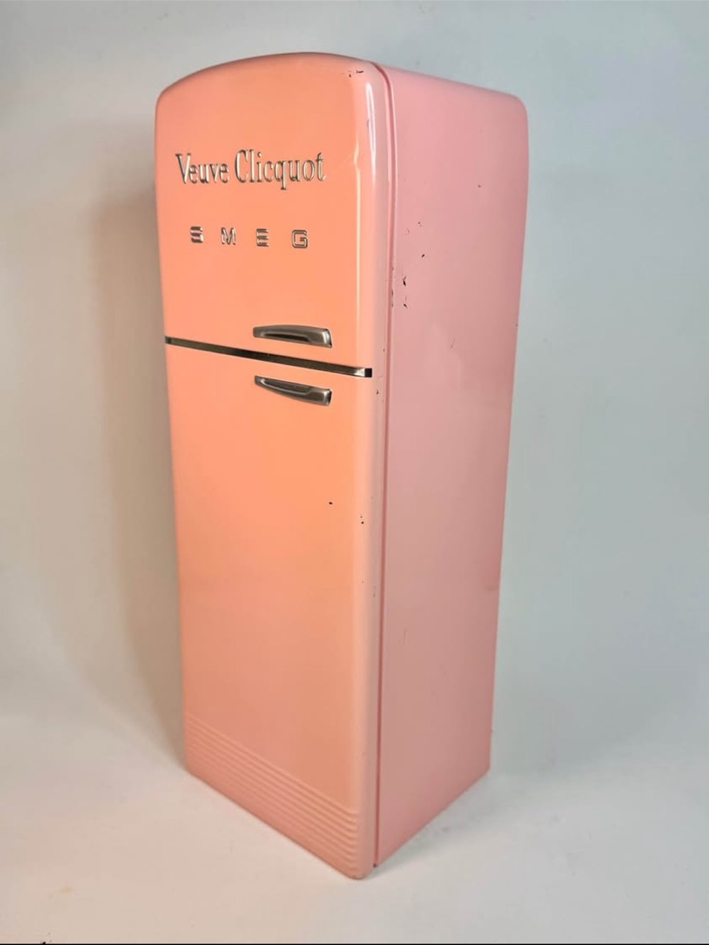 Veuve Clicquot x SMEG Mini Fridge Champagne Case / cooler Pink